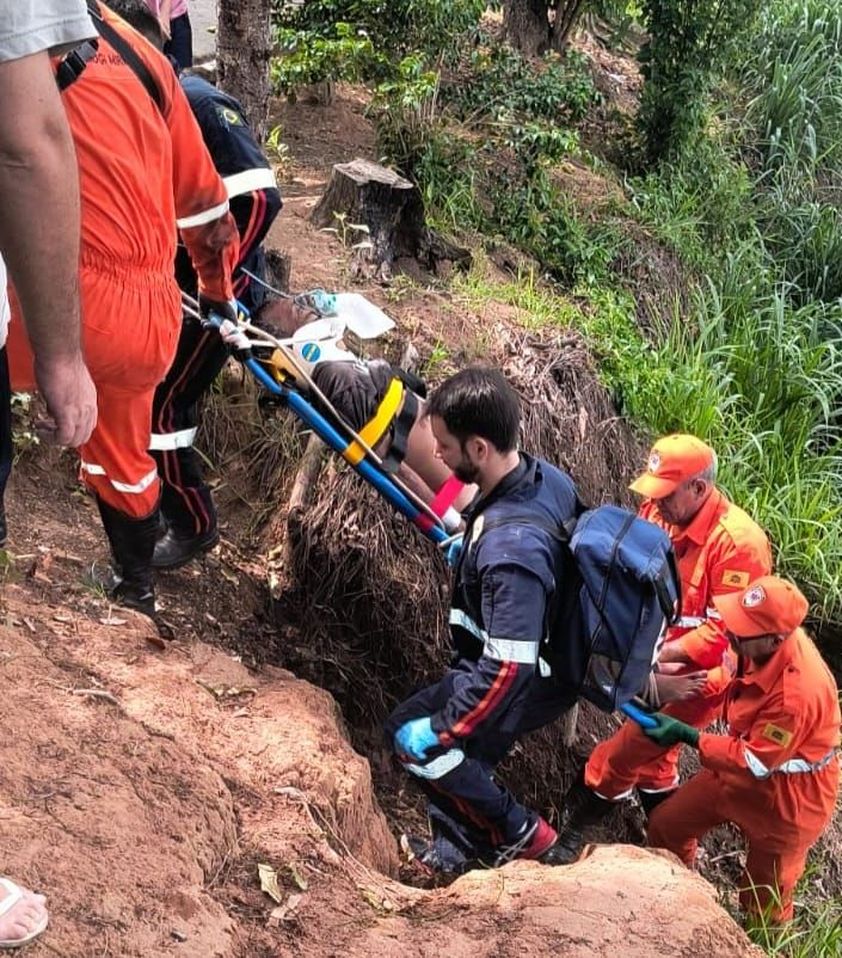 Homem é atingido pelo trem